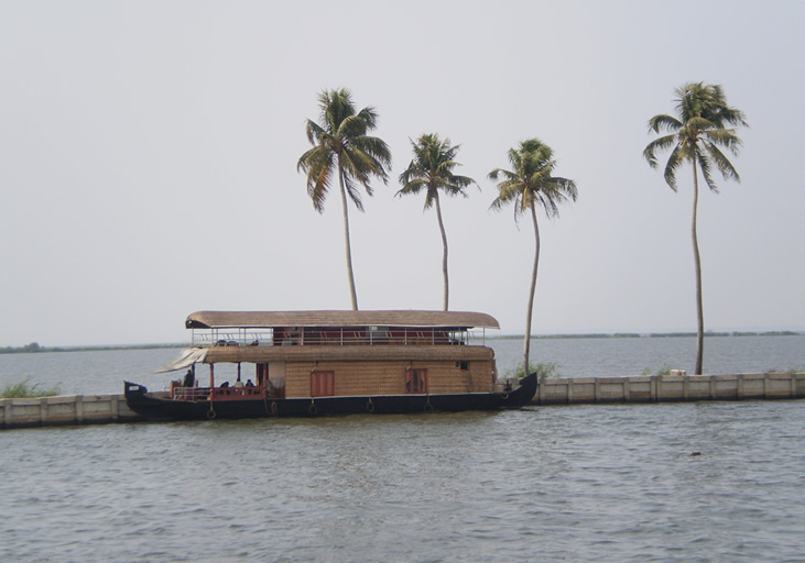 KERALA & GOA (BEACHES & BACKWATER TOURS)